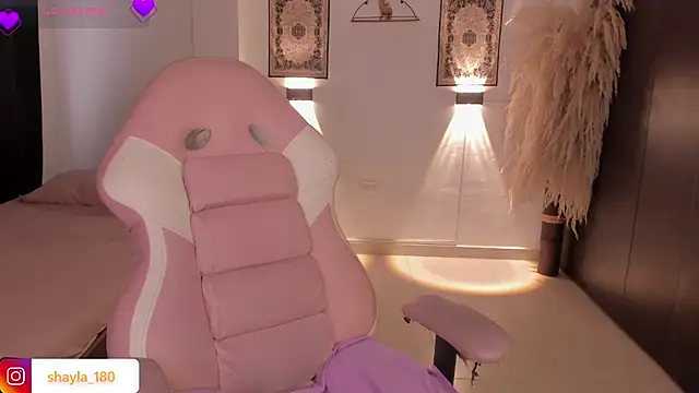 Snapshot of shayla_18 chatting on November 2025 07:49:02 PM shayla 18 online show from November 2025 07:49:02 PM