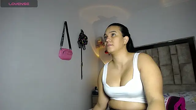 tiffany  pink online show from November 2025 10:20:02 PM