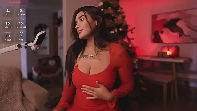 HannahW  online show from December 2024 06:30:02 PM