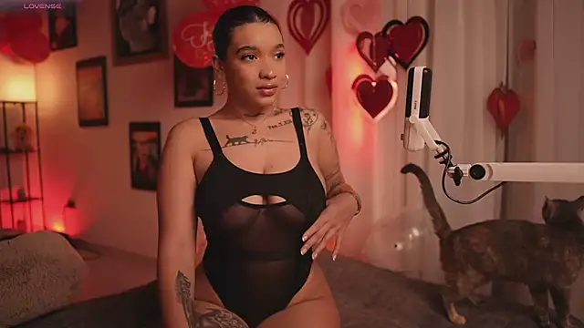 HannahW  online show from February 2026 10:06:02 PM