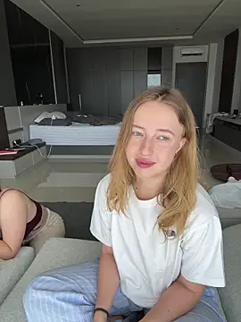 Nura n Sarah online show from October 2025 04:10:02 AM