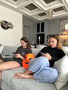 Nura n Sarah online show from October 2025 02:35:01 AM