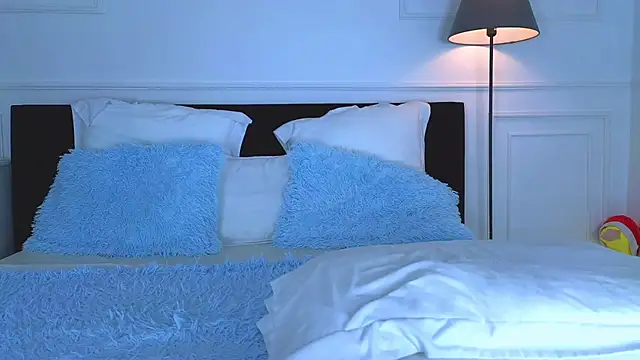 Snapshot of NicoleMarani chatting on January 2025 02:28:02 AM NicoleMarani online show from January 2025 02:28:02 AM