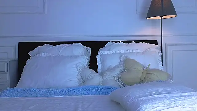 NicoleMarani online show from February 2026 02:48:01 AM