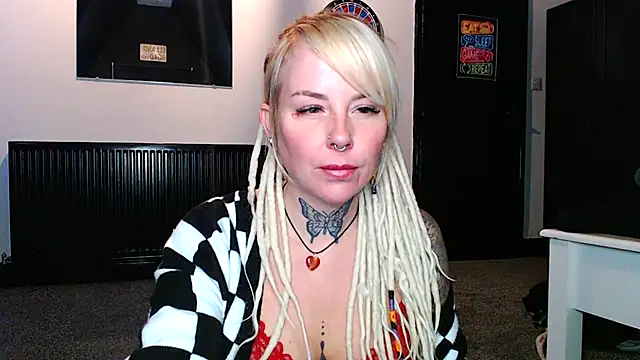 Snapshot of pixiedreadx chatting on November 2025 01:43:01 PM pixiedreadx online show from November 2025 01:43:01 PM