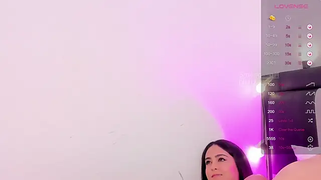 smiling  girl2 online show from February 2025 06:37:01 PM