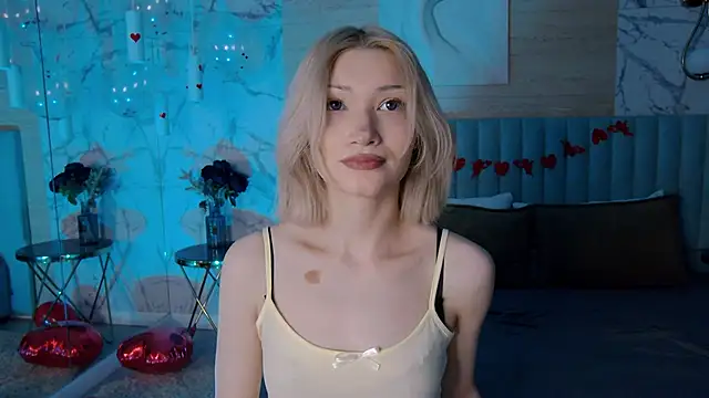 Snapshot of CarolReeves chatting on February 2026 04:33:01 PM CarolReeves online show from February 2026 04:33:01 PM