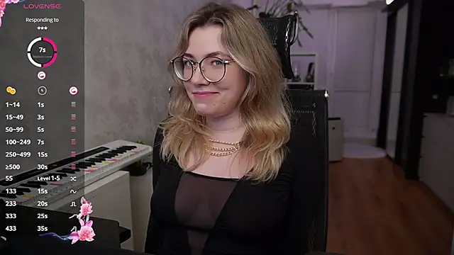 Snapshot of RemyCute chatting on January 2025 09:39:02 PM RemyCute online show from January 2025 09:39:02 PM