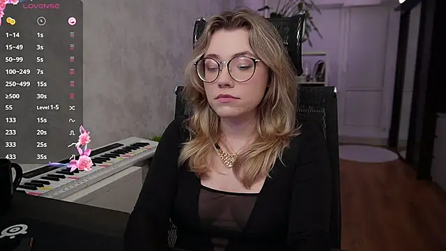 Snapshot of RemyCute chatting on January 2025 06:54:01 PM RemyCute online show from January 2025 06:54:01 PM