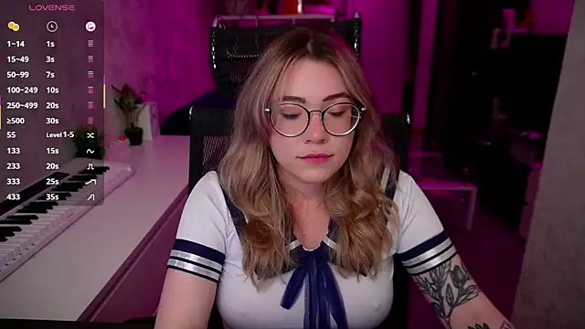 Snapshot of RemyCute chatting on September 2025 07:03:02 PM RemyCute online show from September 2025 07:03:02 PM