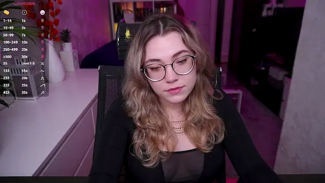 Snapshot of RemyCute chatting on November 2025 05:34:02 PM RemyCute online show from November 2025 05:34:02 PM