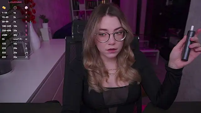 Snapshot of RemyCute chatting on November 2025 04:20:02 PM RemyCute online show from November 2025 04:20:02 PM