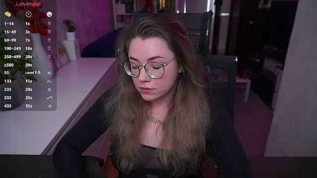 Snapshot of RemyCute chatting on June 2026 10:35:01 AM RemyCute online show from June 2026 10:35:01 AM