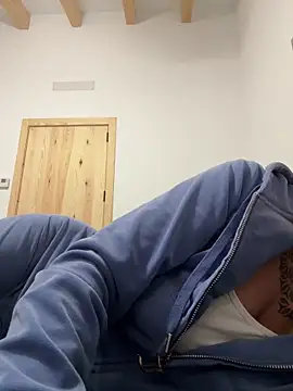 Snapshot of Lara-CumKitten chatting on February 2025 08:38:02 PM Lara-CumKitten online show from February 2025 08:38:02 PM