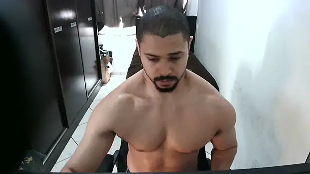 Snapshot of Brian_Aries chatting on October 2025 04:19:01 PM Brian Aries online show from October 2025 04:19:01 PM