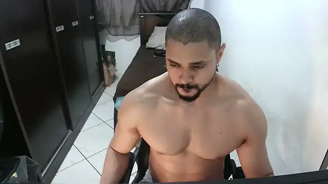 Snapshot of Brian_Aries chatting on November 2025 04:00:01 AM Brian Aries online show from November 2025 04:00:01 AM