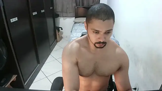 Snapshot of Brian_Aries chatting on January 2026 03:52:02 AM Brian Aries online show from January 2026 03:52:02 AM