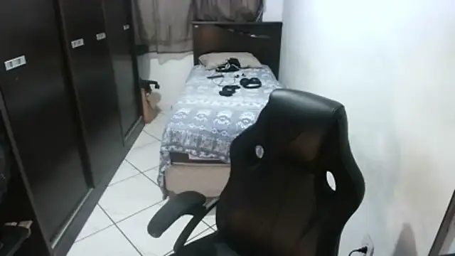 Snapshot of Brian_Aries chatting on January 2026 04:40:01 AM Brian Aries online show from January 2026 04:40:01 AM