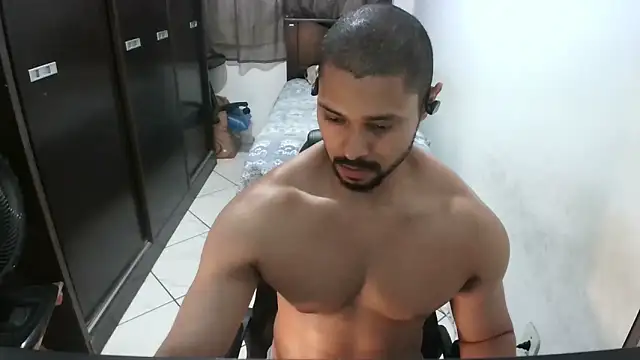 Snapshot of Brian_Aries chatting on February 2026 09:26:01 PM Brian Aries online show from February 2026 09:26:01 PM