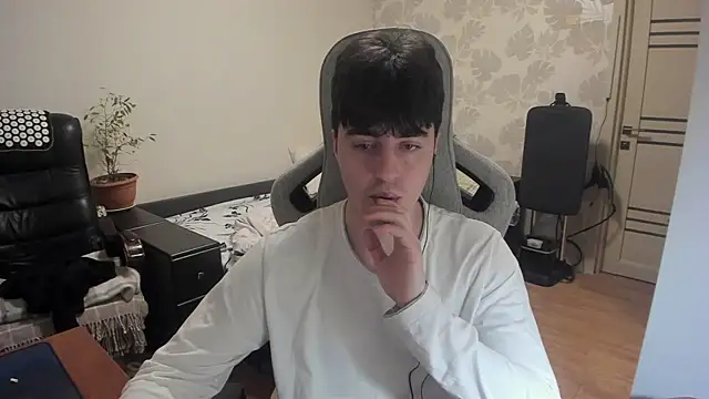 Knuckles17 online show from December 2025 06:08:02 AM