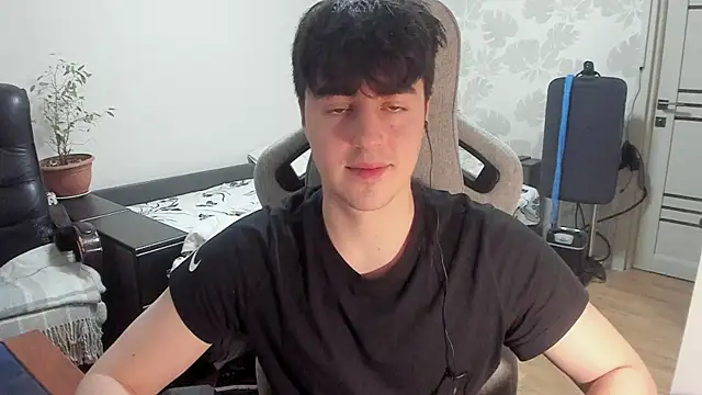 Knuckles17 online show from December 2025 05:14:02 AM