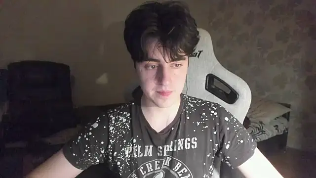 Knuckles17 online show from June 2026 11:02:02 PM