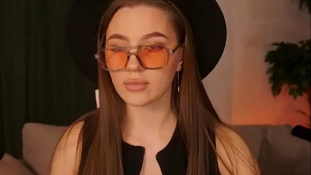 MaryHillty online show from December 2024 12:16:02 PM