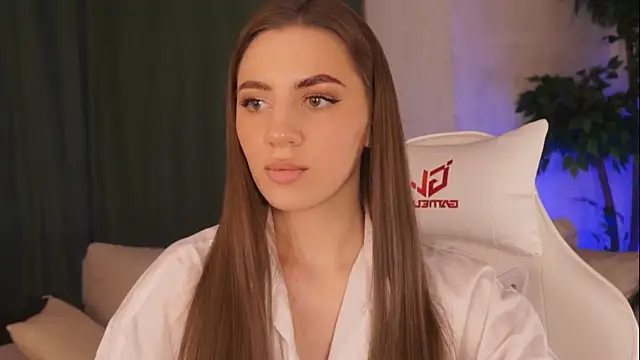 MaryHillty online show from December 2024 03:08:01 PM