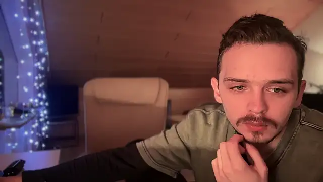 naked psy online show from January 2025 04:00:01 AM