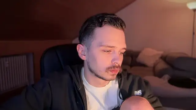 naked psy online show from February 2025 04:06:01 AM