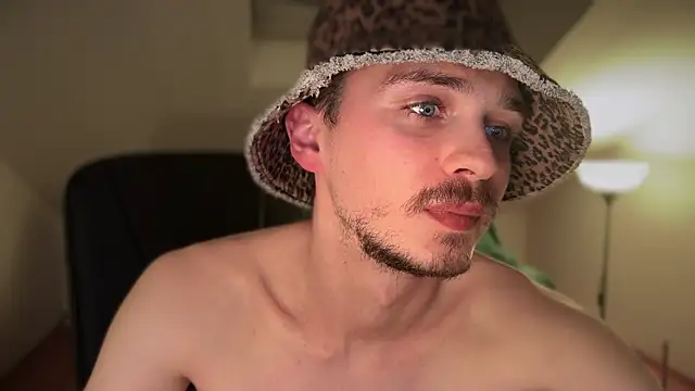 naked psy online show from March 2025 10:34:02 PM