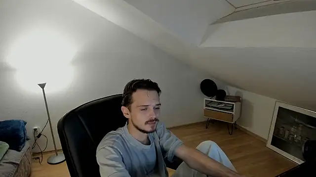 naked psy online show from October 2025 10:10:01 PM