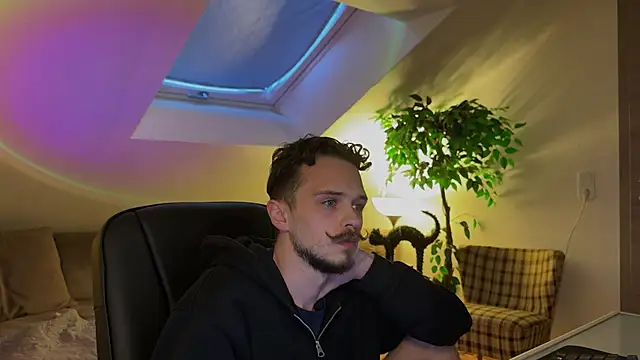 naked psy online show from March 2026 05:06:01 PM