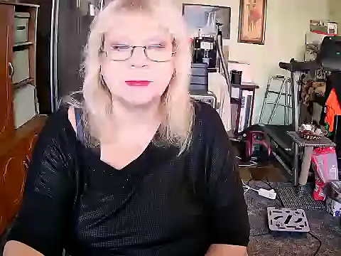 Snapshot of LOLA8888 chatting on September 2025 11:15:02 AM LOLA8888 online show from September 2025 11:15:02 AM