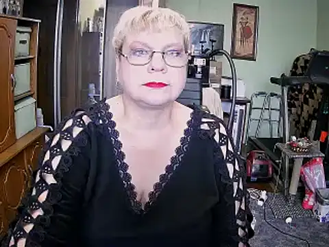 Snapshot of LOLA8888 chatting on October 2025 10:13:02 AM LOLA8888 online show from October 2025 10:13:02 AM