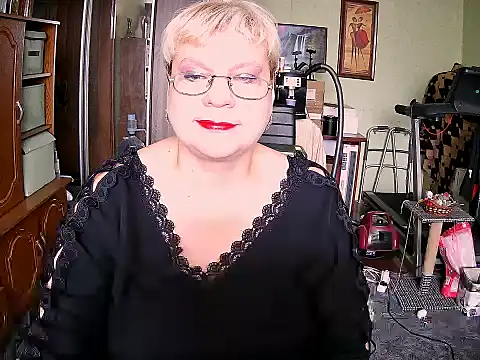 Snapshot of LOLA8888 chatting on October 2025 09:08:01 AM LOLA8888 online show from October 2025 09:08:01 AM