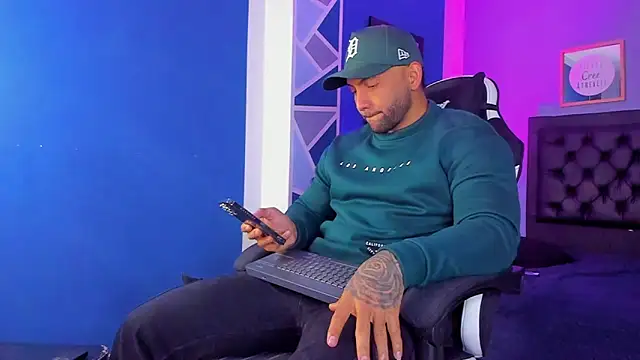 alex oficial online show from November 2025 04:56:01 AM