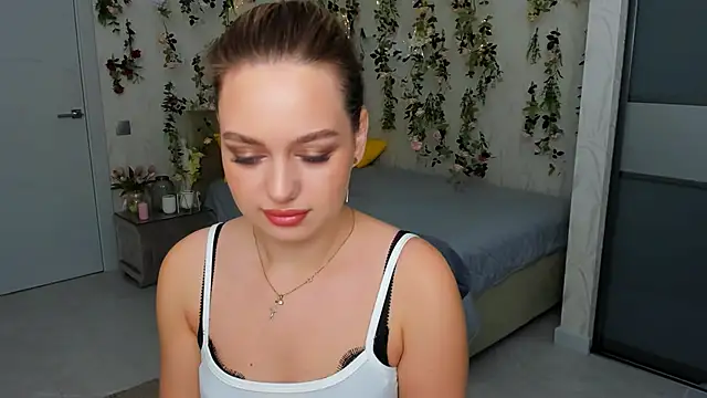 MiracleCurly online show from September 2025 04:07:01 AM