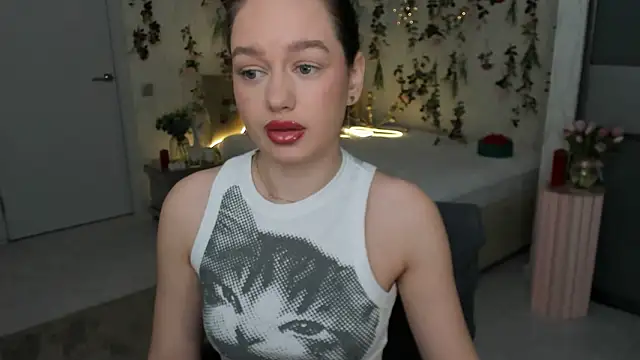 MiracleCurly online show from March 2026 06:02:02 PM