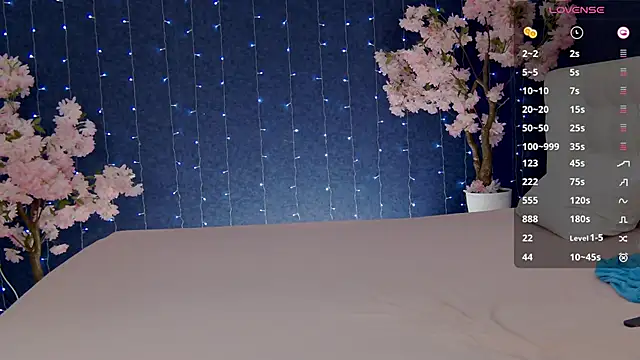 Snapshot of -Mirror-Girl- chatting on October 2025 04:11:01 AM -Mirror-Girl- online show from October 2025 04:11:01 AM