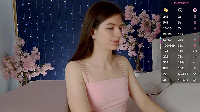 Snapshot of -Mirror-Girl- chatting on November 2025 04:44:02 AM -Mirror-Girl- online show from November 2025 04:44:02 AM