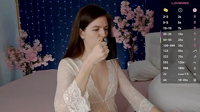 Snapshot of -Mirror-Girl- chatting on November 2025 04:46:02 AM -Mirror-Girl- online show from November 2025 04:46:02 AM