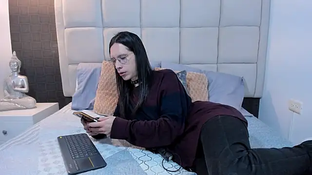 Hecatee 77 online show from January 2025 05:12:02 PM