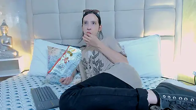 Hecatee 77 online show from January 2026 08:00:02 PM