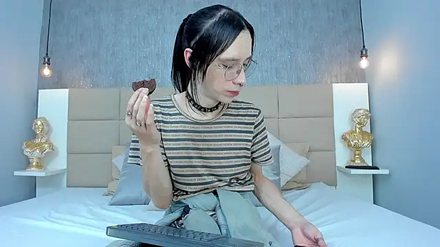 Hecatee 77 online show from March 2026 07:43:02 PM