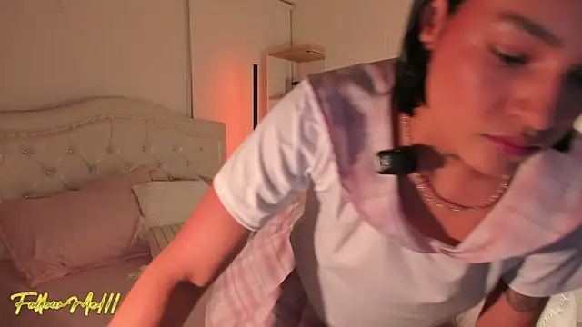 Snapshot of ninaa_sky chatting on November 2025 12:02:02 AM ninaa sky online show from November 2025 12:02:02 AM