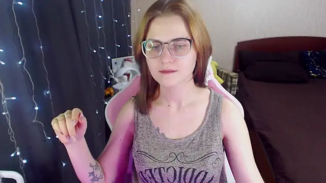 MissBrightShine online show from February 2025 03:50:01 PM