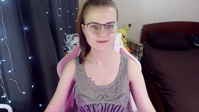 MissBrightShine online show from February 2025 03:39:01 PM