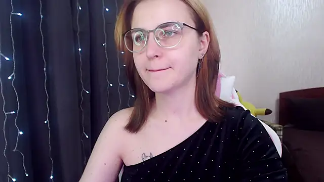 MissBrightShine online show from February 2025 10:00:02 AM