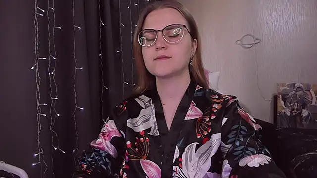 MissBrightShine online show from September 2025 10:37:02 AM